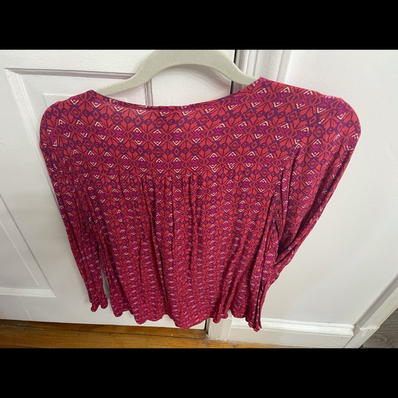 Beautiful Spring/Summer blouse - Picture 3 of 3